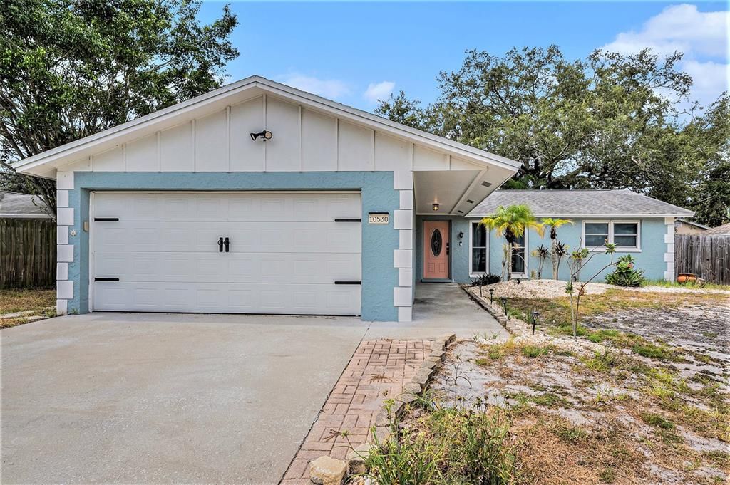 Active With Contract: $425,000 (3 beds, 2 baths, 1392 Square Feet)