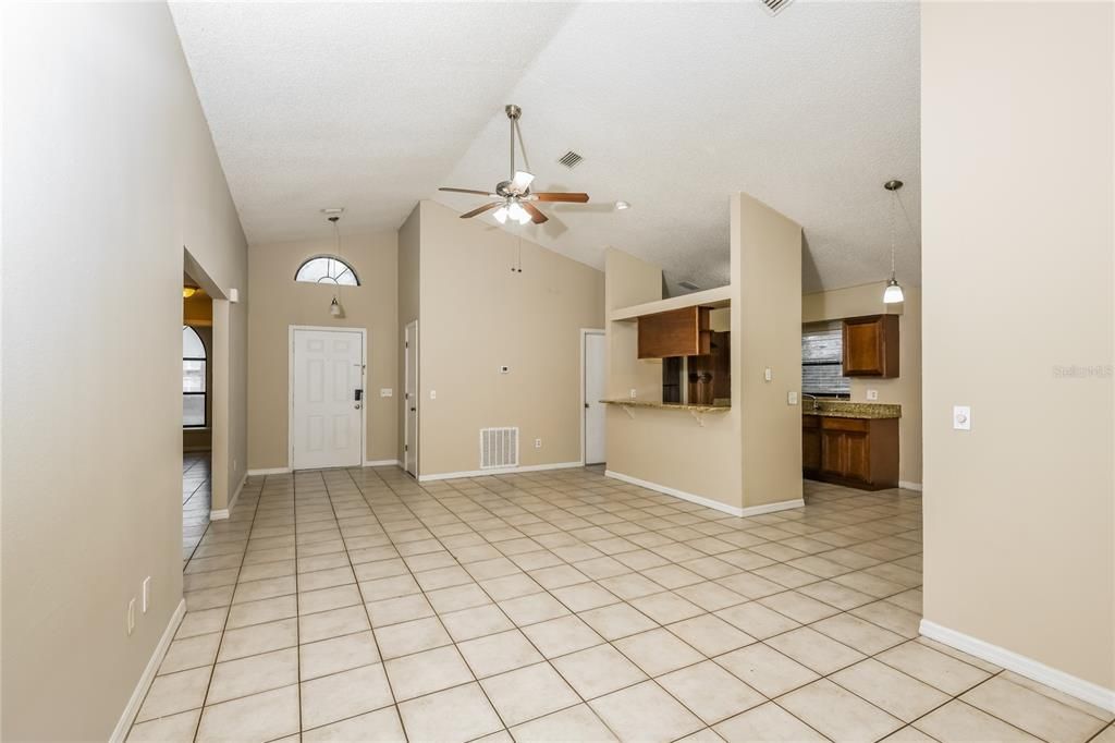 For Rent: $2,070 (3 beds, 2 baths, 1353 Square Feet)