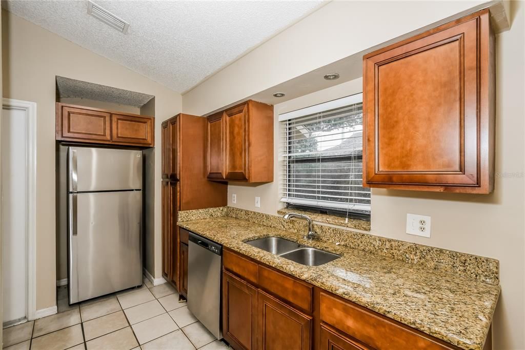 For Rent: $2,070 (3 beds, 2 baths, 1353 Square Feet)