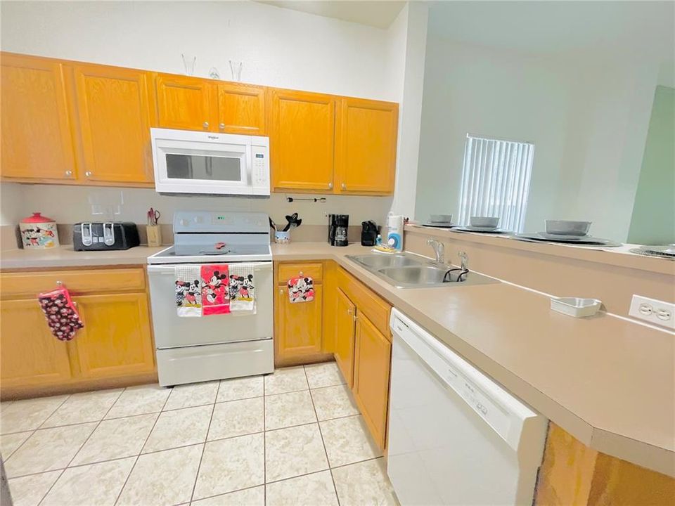 For Sale: $265,000 (3 beds, 2 baths, 1277 Square Feet)