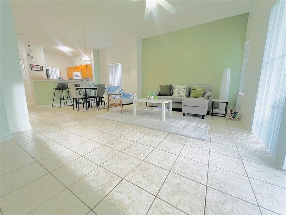 For Sale: $265,000 (3 beds, 2 baths, 1277 Square Feet)