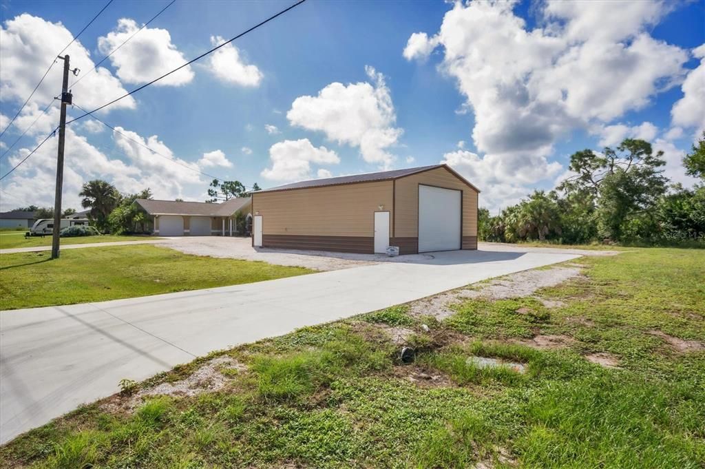 For Sale: $619,900 (3 beds, 2 baths, 2219 Square Feet)