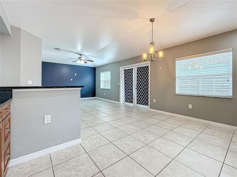 For Sale: $365,000 (3 beds, 2 baths, 1298 Square Feet)