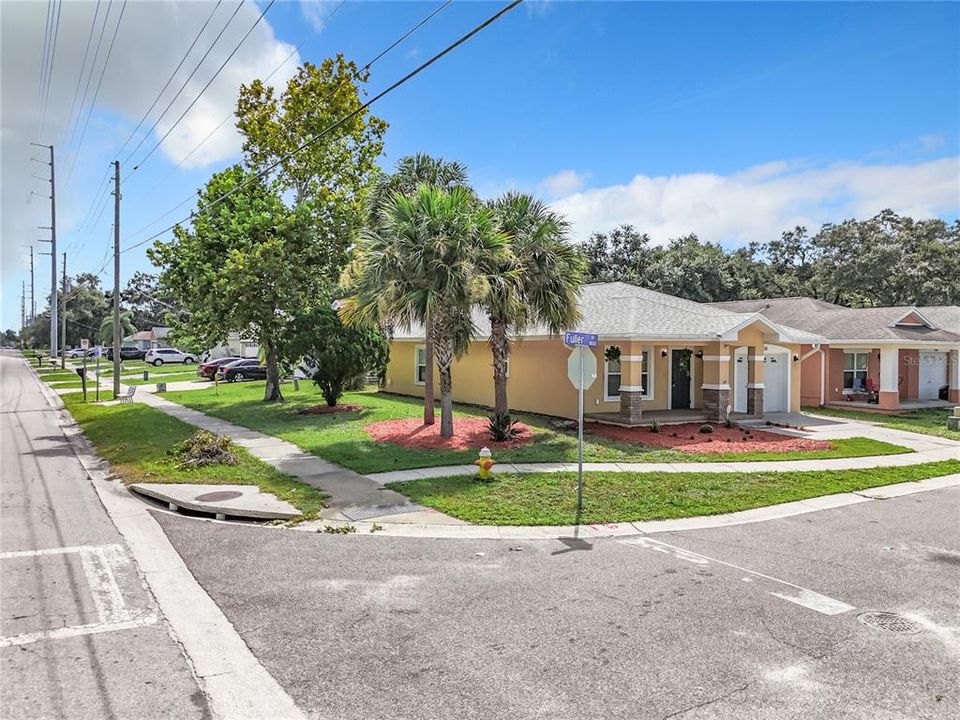 For Sale: $365,000 (3 beds, 2 baths, 1298 Square Feet)