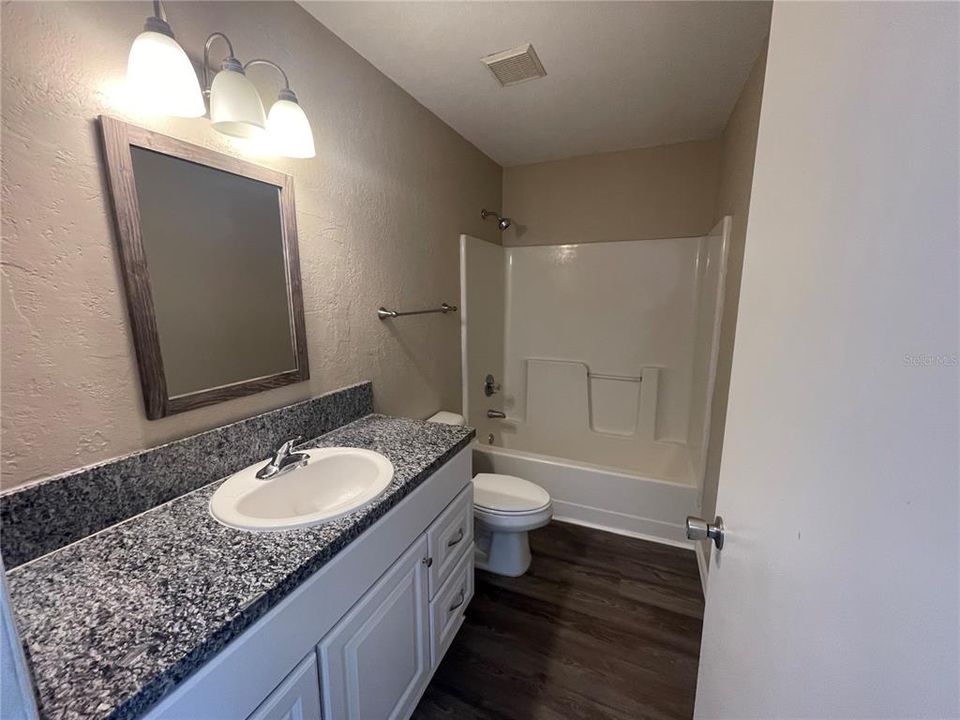 For Rent: $1,525 (2 beds, 2 baths, 2086 Square Feet)