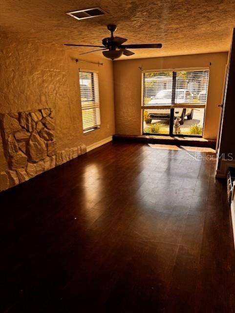 For Rent: $1,850 (3 beds, 1 baths, 1340 Square Feet)