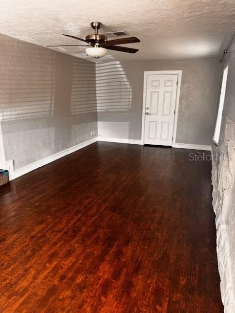 For Rent: $1,850 (3 beds, 1 baths, 1340 Square Feet)