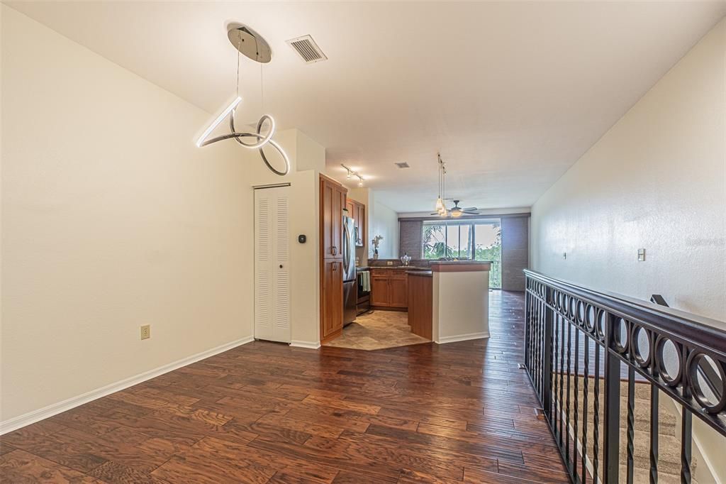 For Sale: $400,000 (1 beds, 1 baths, 815 Square Feet)