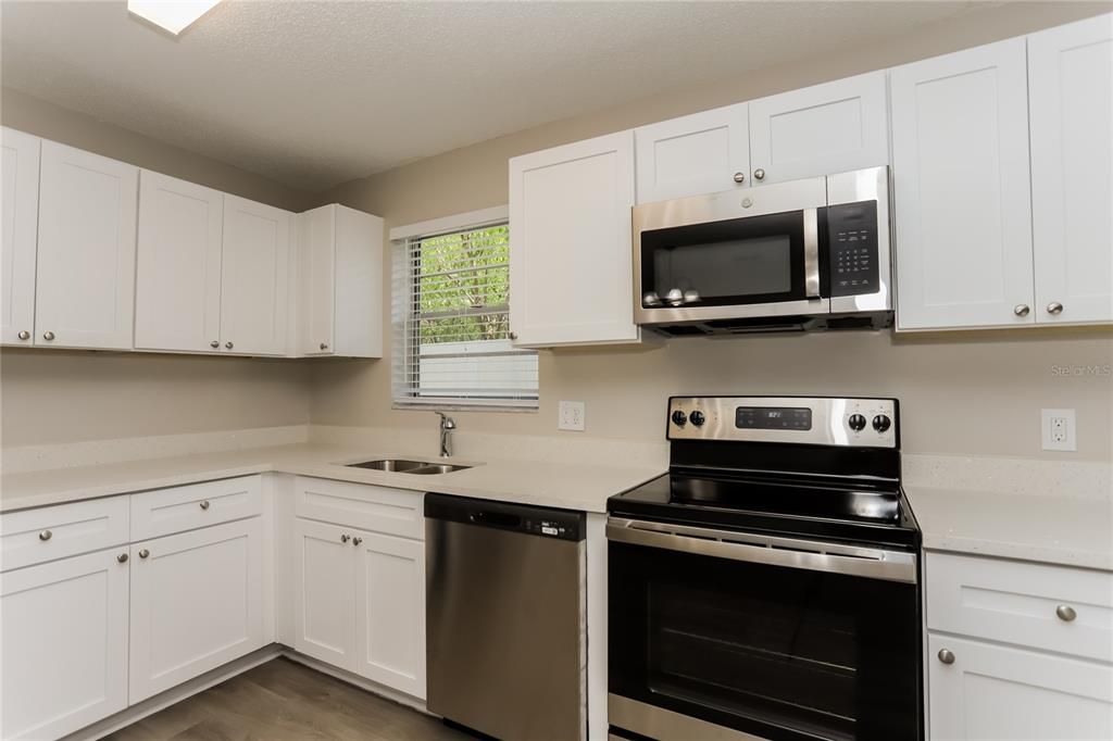 For Rent: $3,045 (3 beds, 2 baths, 1784 Square Feet)