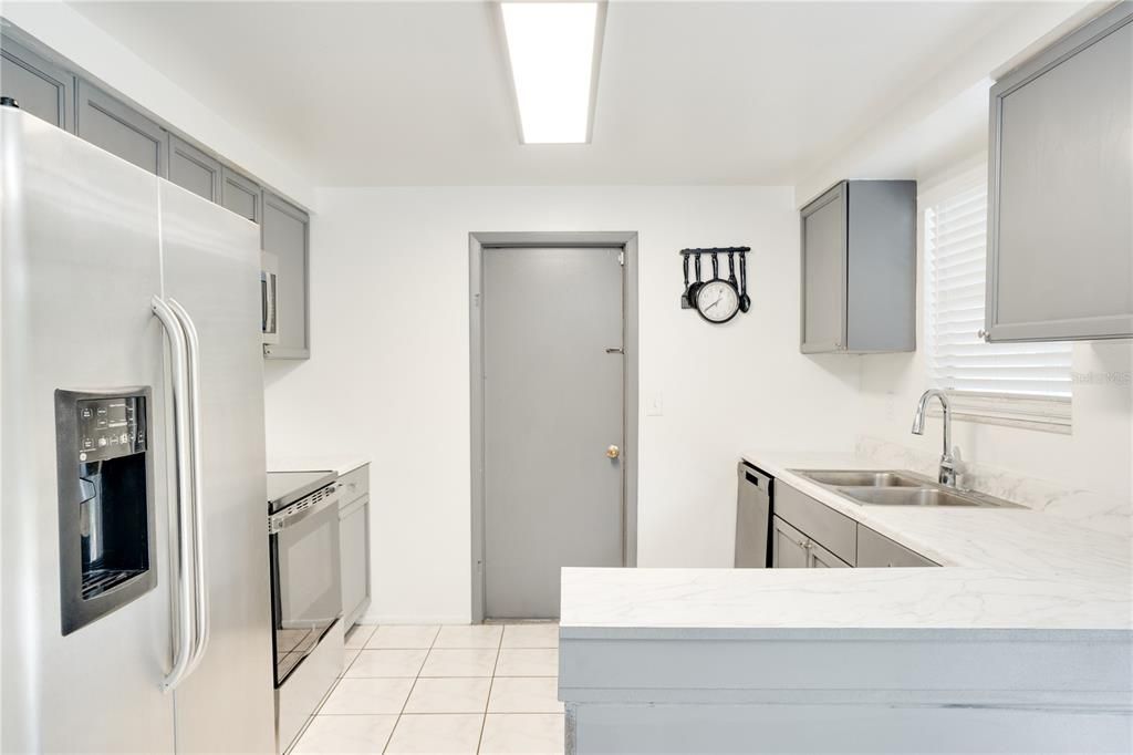 For Sale: $255,000 (3 beds, 2 baths, 1372 Square Feet)