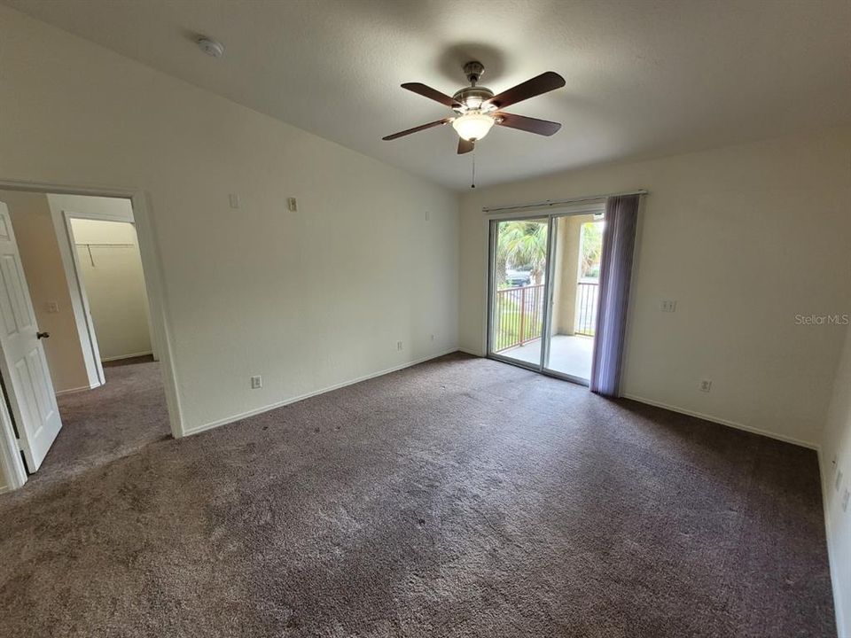 Active With Contract: $1,475 (2 beds, 2 baths, 975 Square Feet)