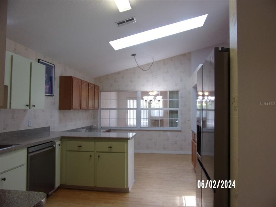 For Rent: $1,750 (2 beds, 2 baths, 1766 Square Feet)