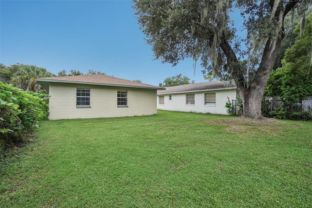 For Sale: $290,000 (3 beds, 2 baths, 996 Square Feet)