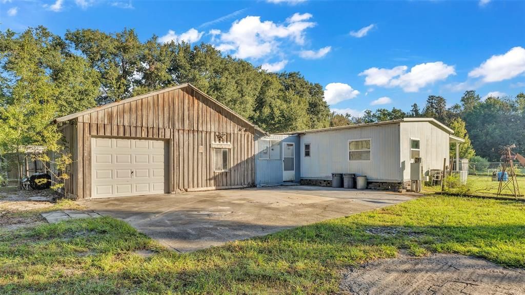 For Sale: $215,000 (3 beds, 2 baths, 1344 Square Feet)