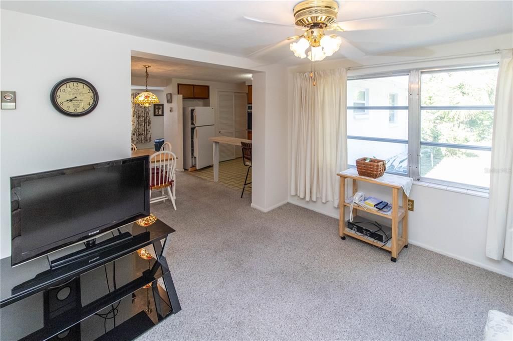 For Sale: $224,000 (2 beds, 1 baths, 1032 Square Feet)