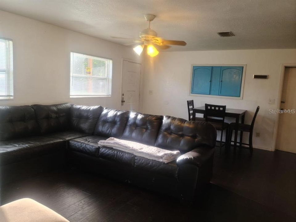 For Rent: $2,000 (3 beds, 1 baths, 1000 Square Feet)