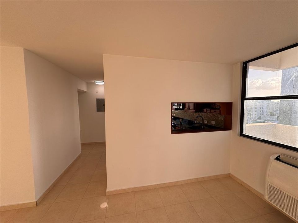 En Venta: $1,300,000 (3 camas, 2 baños, 1580 Pies cuadrados)