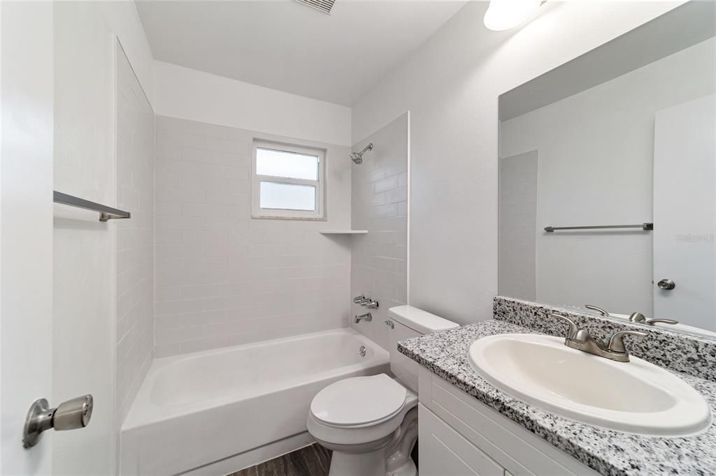 For Sale: $235,000 (2 beds, 2 baths, 1219 Square Feet)