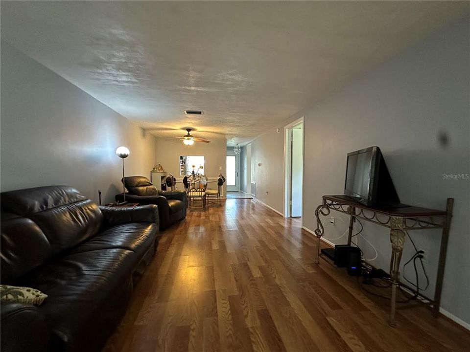 For Sale: $129,000 (2 beds, 2 baths, 1050 Square Feet)