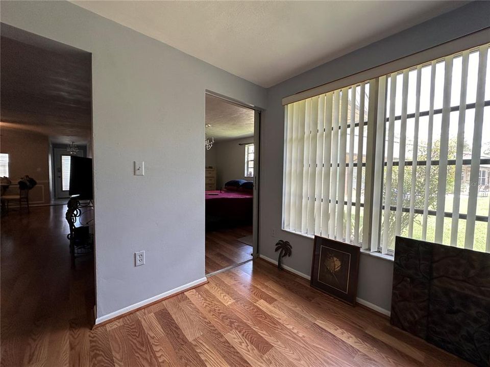 For Sale: $129,000 (2 beds, 2 baths, 1050 Square Feet)