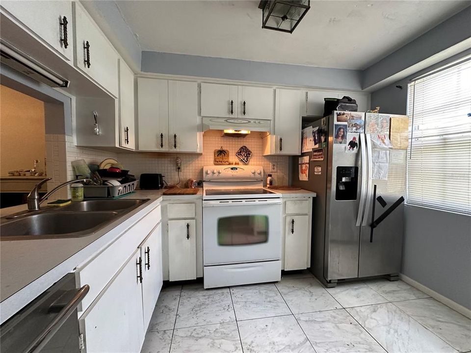 For Sale: $129,000 (2 beds, 2 baths, 1050 Square Feet)