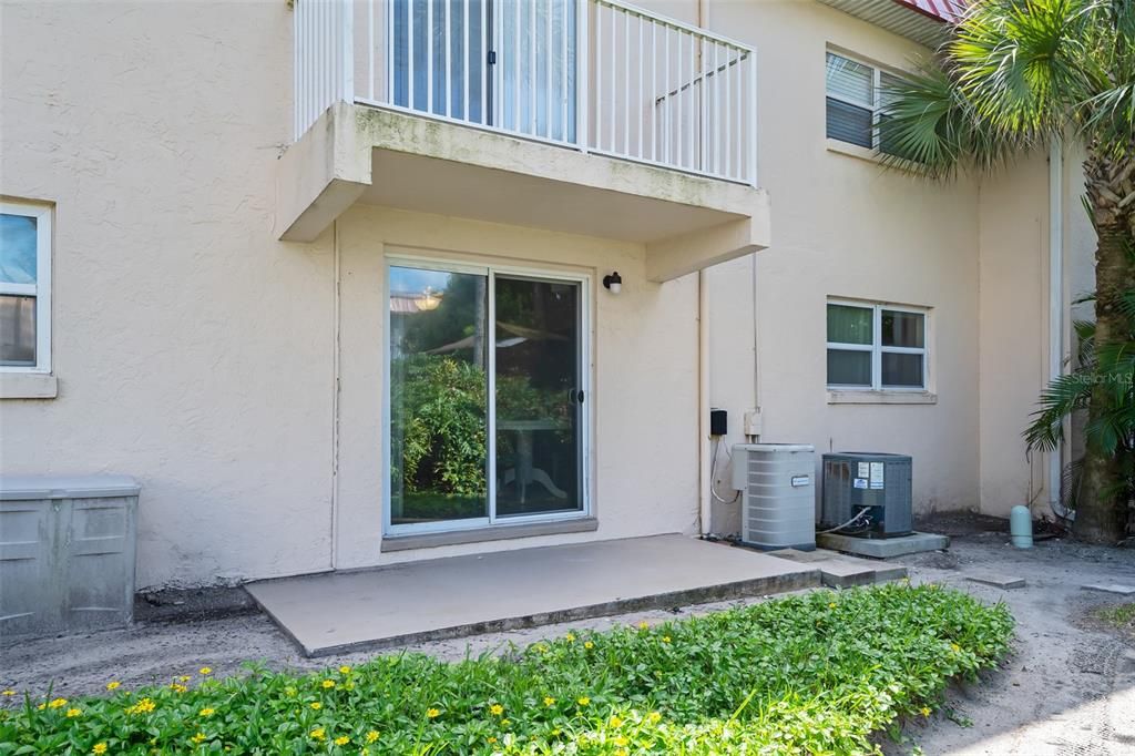 For Sale: $237,800 (2 beds, 1 baths, 952 Square Feet)