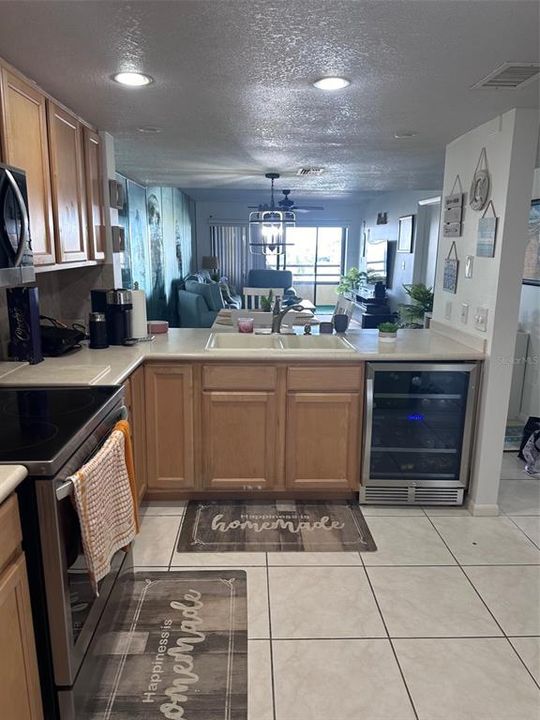 For Rent: $4,500 (2 beds, 2 baths, 1040 Square Feet)