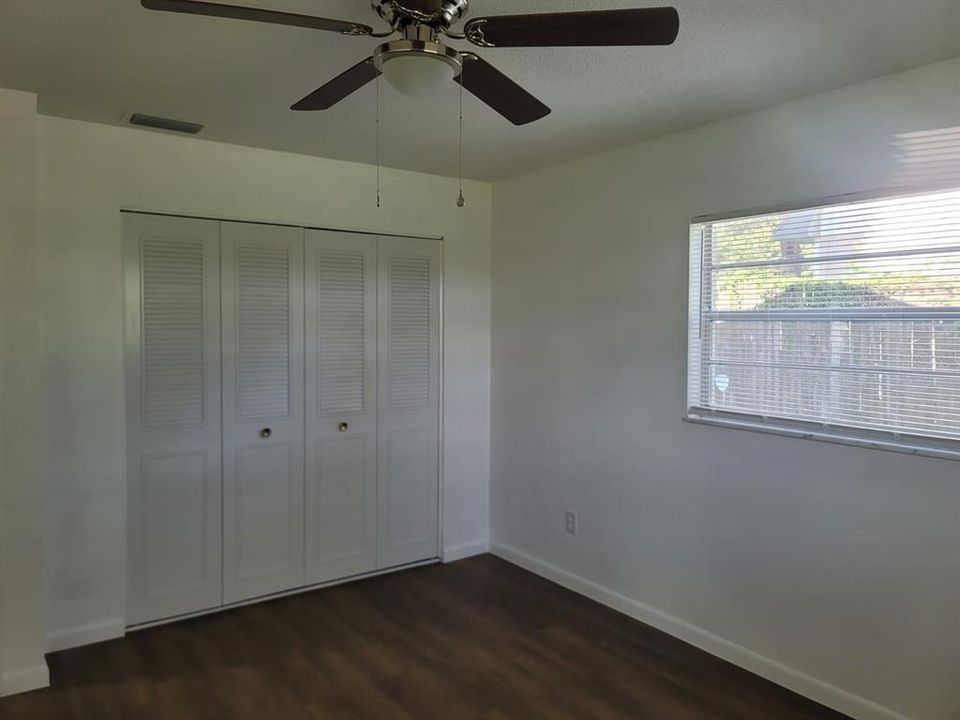 For Rent: $2,000 (3 beds, 2 baths, 1696 Square Feet)