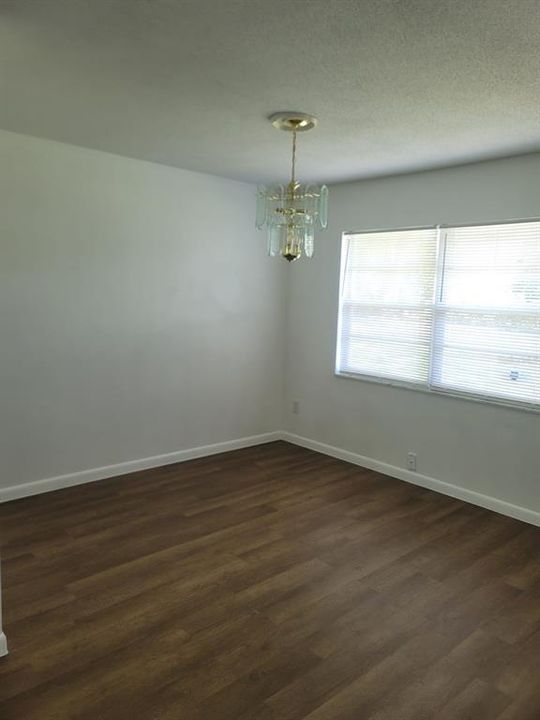 For Rent: $2,000 (3 beds, 2 baths, 1696 Square Feet)