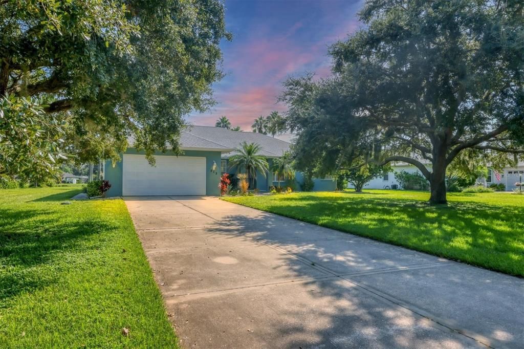 For Sale: $675,000 (3 beds, 2 baths, 2302 Square Feet)