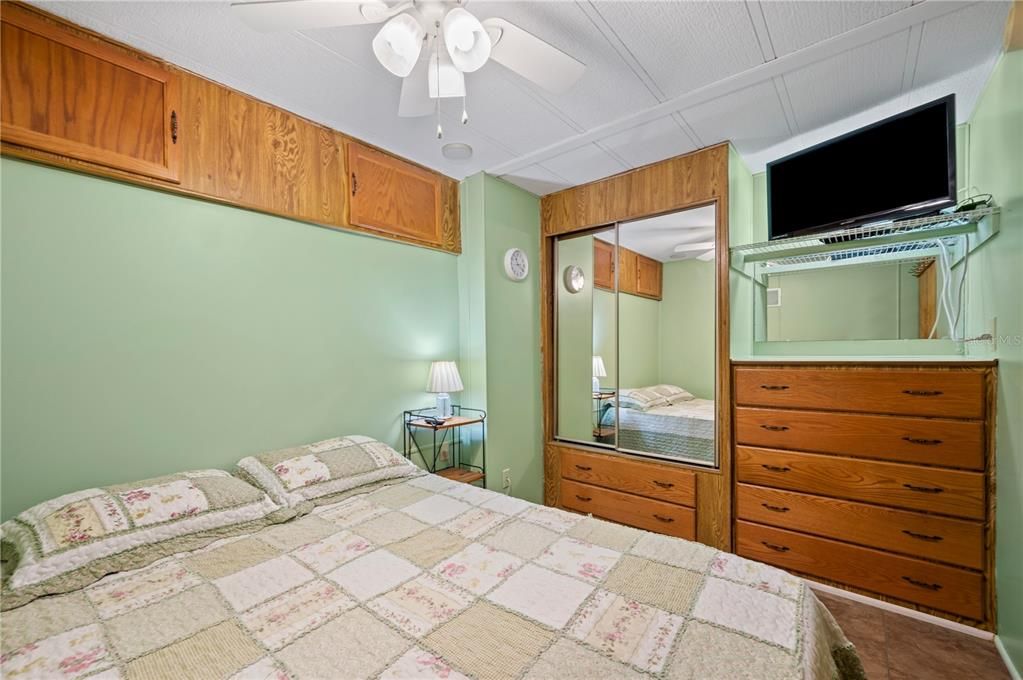 Secondary bedroom