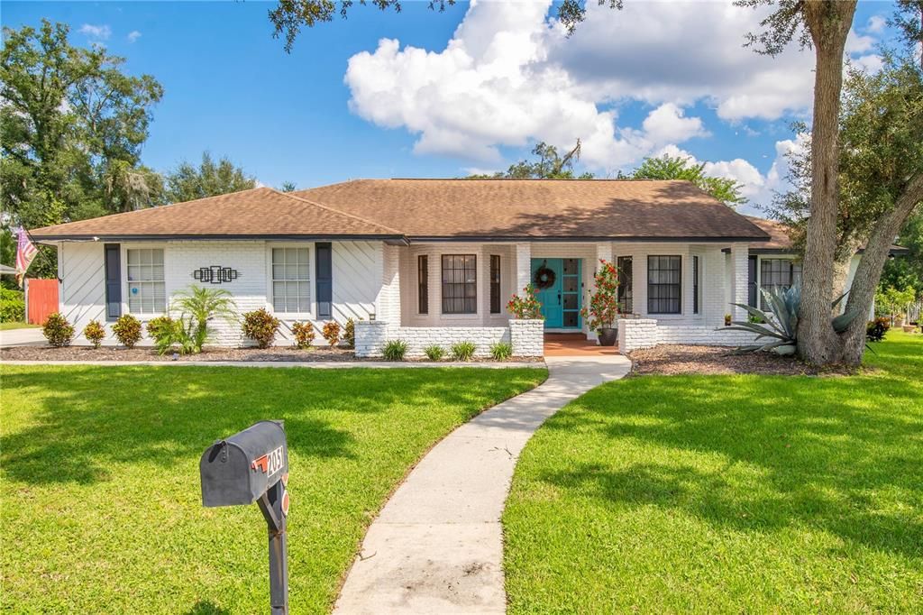 For Sale: $459,000 (3 beds, 2 baths, 1956 Square Feet)