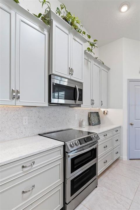 For Sale: $459,990 (3 beds, 2 baths, 1905 Square Feet)