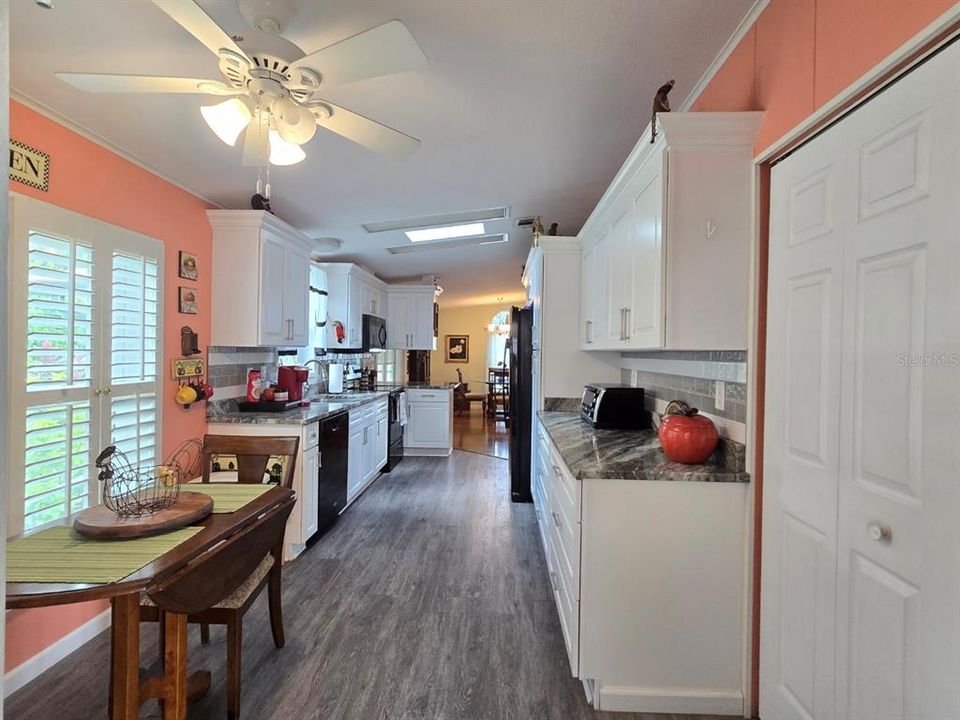 For Sale: $265,000 (2 beds, 2 baths, 1480 Square Feet)