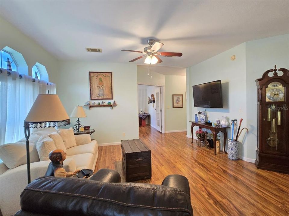 For Sale: $265,000 (2 beds, 2 baths, 1480 Square Feet)