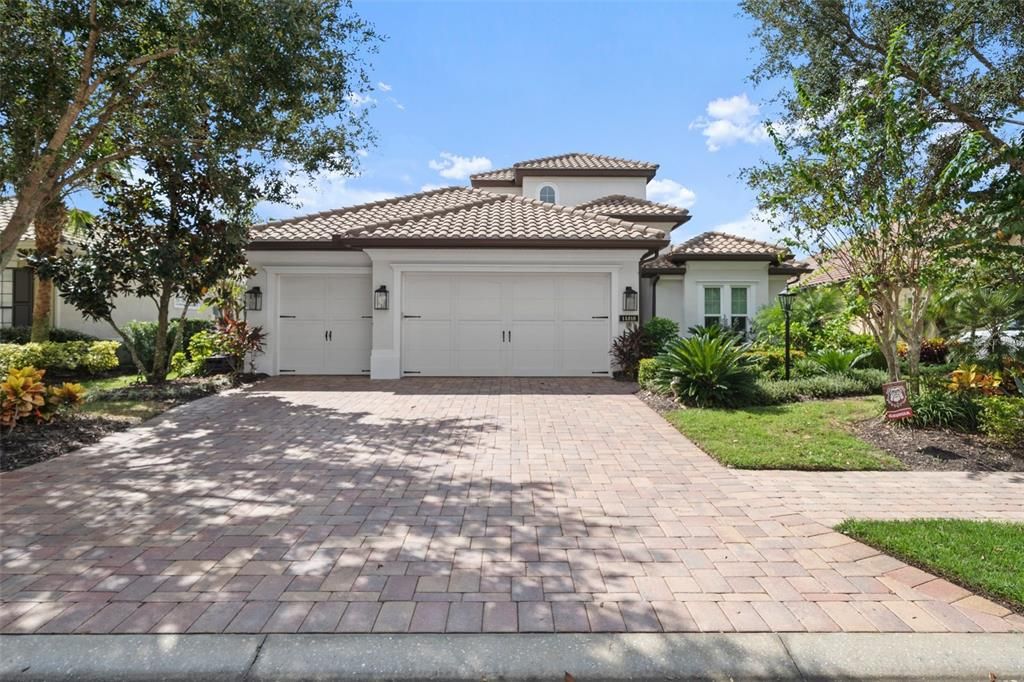 For Sale: $1,950,000 (3 beds, 3 baths, 3123 Square Feet)