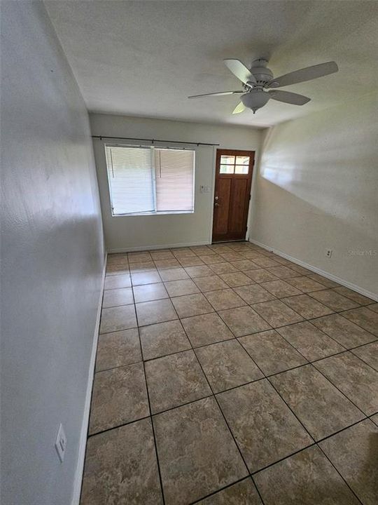 For Rent: $1,600 (2 beds, 1 baths, 736 Square Feet)