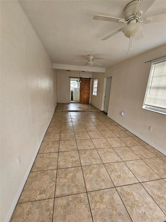 For Rent: $1,600 (2 beds, 1 baths, 736 Square Feet)