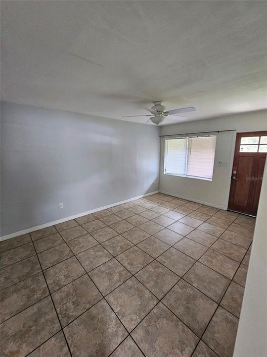 For Rent: $1,600 (2 beds, 1 baths, 736 Square Feet)