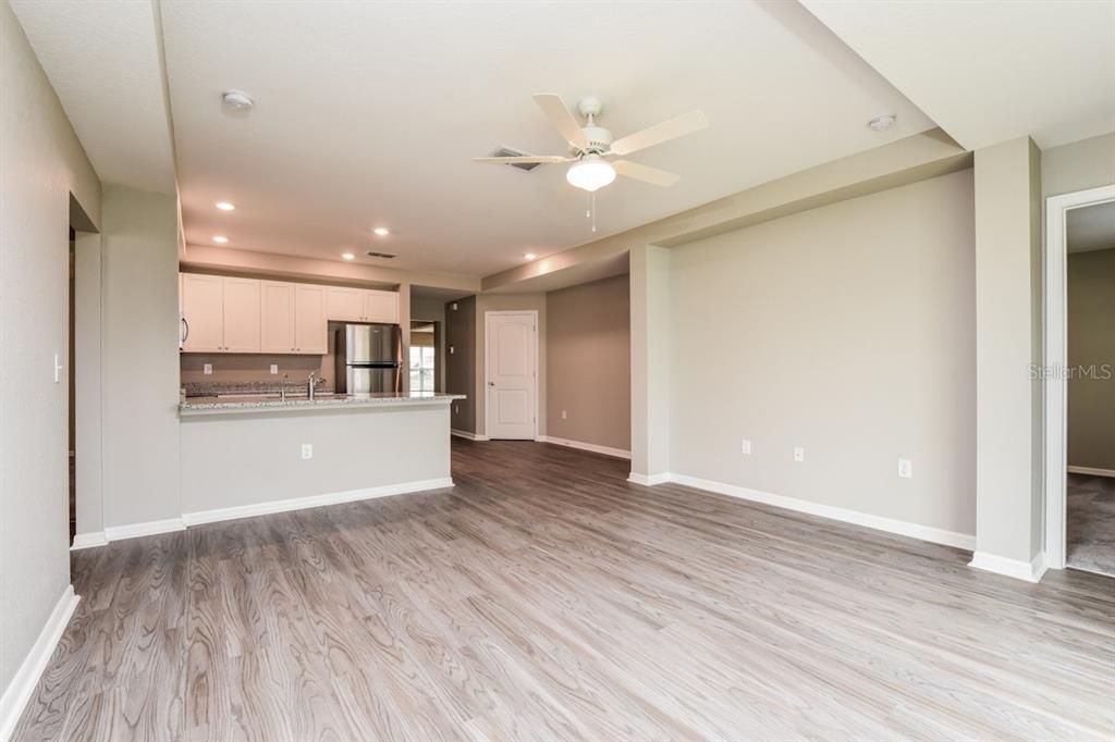 For Rent: $2,055 (3 beds, 2 baths, 1689 Square Feet)