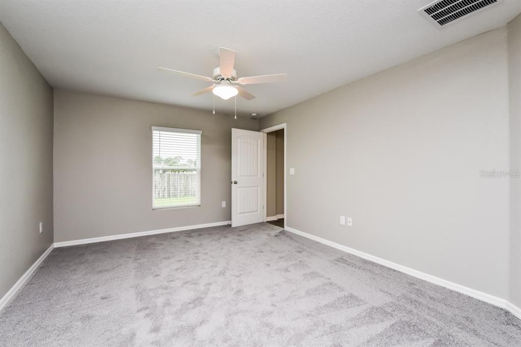 For Rent: $2,055 (3 beds, 2 baths, 1689 Square Feet)