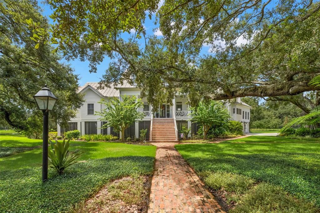 Recently Sold: $4,999,000 (4 beds, 3 baths, 5043 Square Feet)