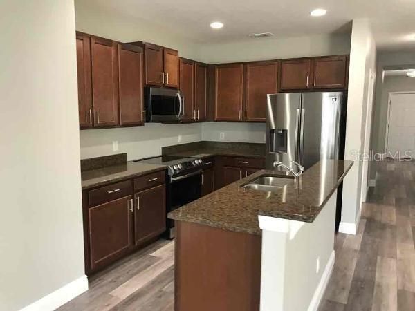 For Rent: $1,890 (3 beds, 2 baths, 1705 Square Feet)