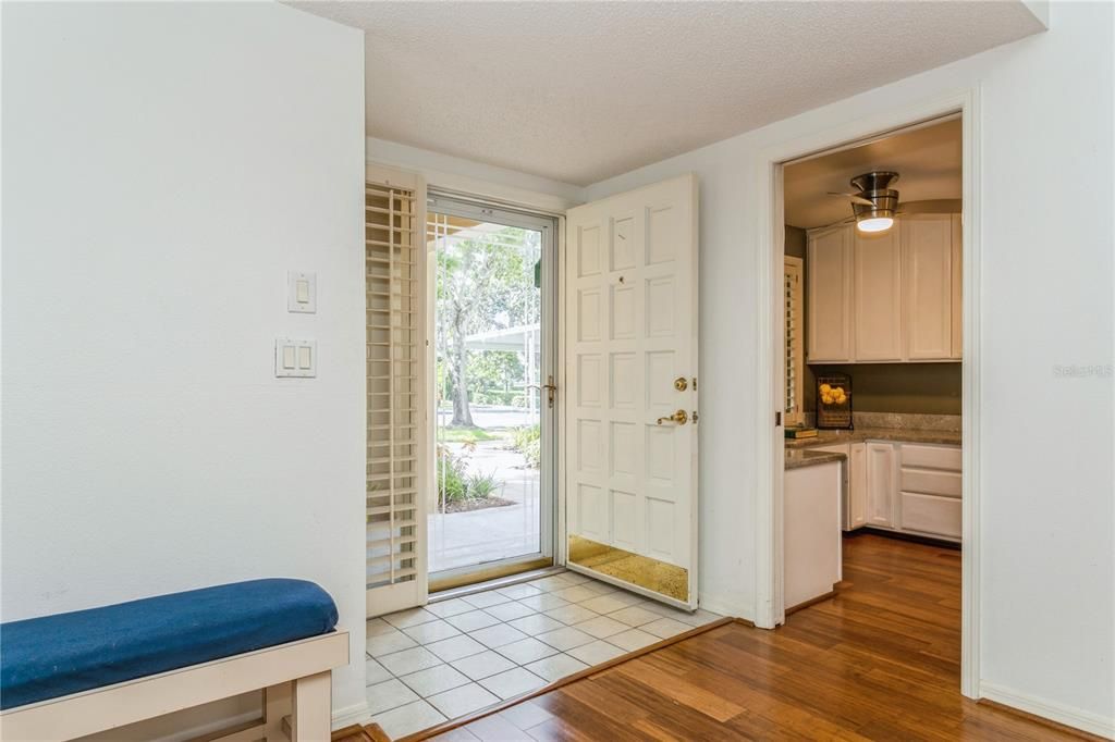 For Sale: $335,000 (2 beds, 2 baths, 1200 Square Feet)