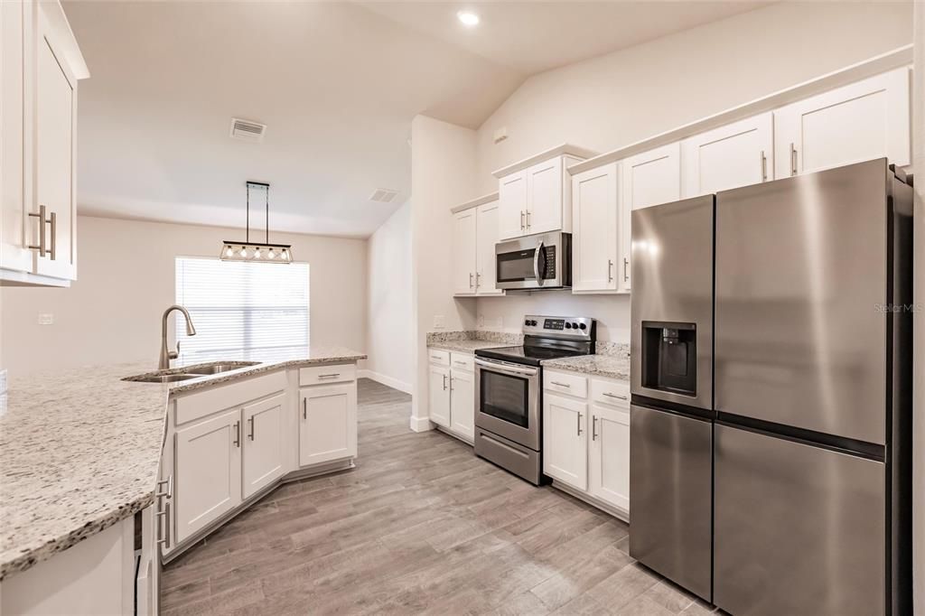 For Sale: $344,900 (4 beds, 2 baths, 1755 Square Feet)