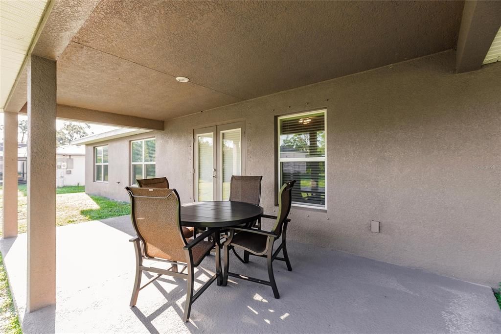 For Sale: $344,900 (4 beds, 2 baths, 1755 Square Feet)