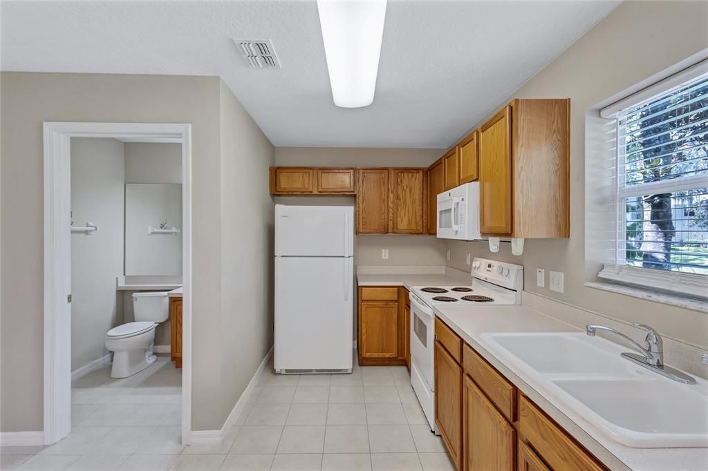 For Sale: $235,000 (2 beds, 1 baths, 1315 Square Feet)