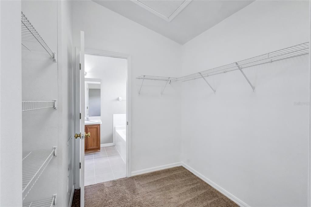 For Sale: $235,000 (2 beds, 1 baths, 1315 Square Feet)