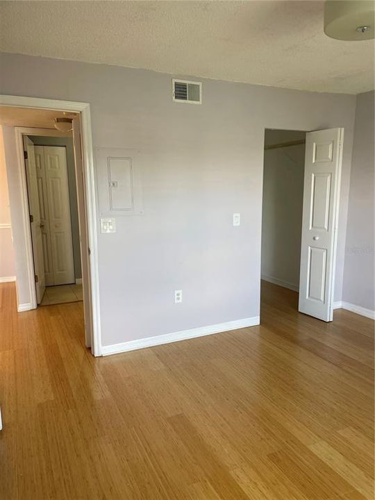 For Rent: $1,400 (1 beds, 1 baths, 598 Square Feet)