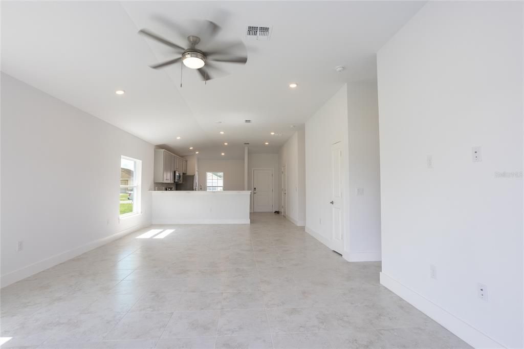 For Sale: $349,000 (3 beds, 2 baths, 1511 Square Feet)